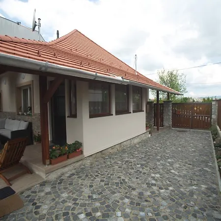 Podium Prázdninový dům Eger